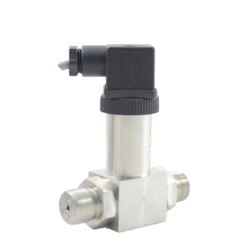 Compact differential pressure transmitter